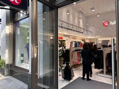 -lululemon(比斯特购物村店)