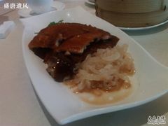 乳猪拼乳猪-顺德喜来登酒店·采悦轩
