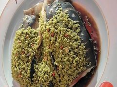 -阿瓦山寨·湘菜现炒·剁椒鱼头王(咸阳总店)