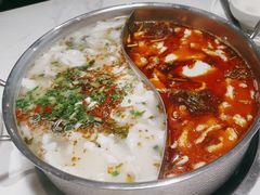 -德林酸菜鱼火锅(南丹店)