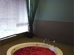-Let’s Relax Spa(Terminal 21 Asok)