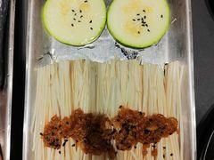 -山野的朋友露营炭火烤肉