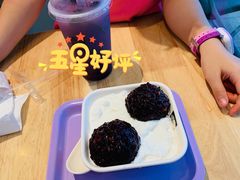 芒果白雪黑糯米甜甜-满记甜品(荟聚购物中心店)