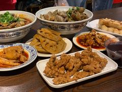 -爆炸头阿姨小四川正宗川味小吃(无任何分店)