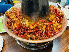 翅中鸡腿双人锅-超越炭火牛蛙火锅鸡(河东店)