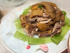 慢焗丝脆土鸡-老湘亲·品鉴湘菜(湖里店)