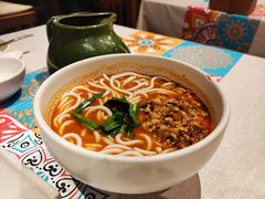 小锅米线-云海肴·汽锅鸡·云南菜(天山百盛优客店)