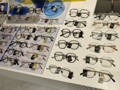 -J-Optical佳视明眼镜·蔡司视觉(青岛金茂览秀城店)