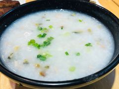 皮蛋瘦肉粥-玖鲜小笼(中山广场店)