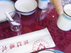 -依江春水烤鸭店