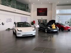 -TESLA 特斯拉(北京南四环中路特斯拉中心)