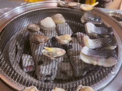 -围炉肉舍•炭烤活鳗•丹东海鲜烤肉(步行街店)