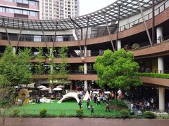 -瑞虹新天地月亮湾
