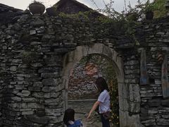 -高荡千年布依古寨旅游景区