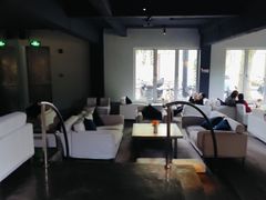 -穹六人间 people 6(岳阳路店)