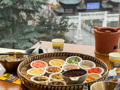 -包整·丝娃娃(一览甲秀楼风景店)