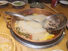 -洱火云南酸菜牛肉火锅(石景山当代商城店)