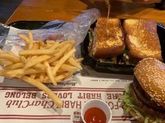 -The Habit Burger Grill 哈比特汉堡(复兴soho店)