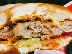 经典肉酱汁汁厚作牛肉汉堡-肯德基(彩云城店)