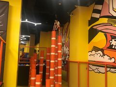 -爱蹦iBOON蹦床运动馆(江汉店)