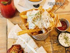 -Mark&Mars Restaurant