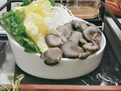 -红鼎豆捞·非遗鲍皇汤火锅(宝丰路店)