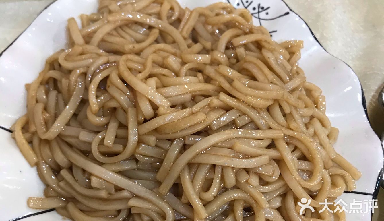 位于长兴路天鹅花园的伟记砂锅粥