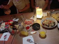 -FOUR PLAY BAR