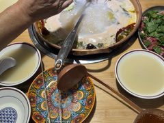 -洱火云南酸菜牛肉火锅(石景山当代商城店)