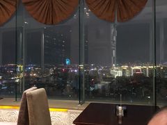 -荣誉国际酒店-云顶旋转餐厅
