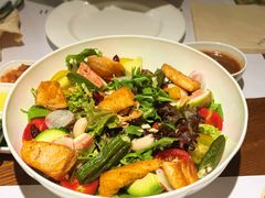 煎三文鱼沙拉-CAPARESH開府莱舍(望京金辉店)