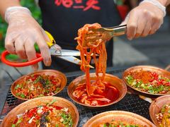-拈签一笑黄牛肉辣卤串串