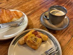 -Le Banneton Café French Bakery