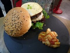 -HIGH FIVE哈福手工汉堡(桂林路店)