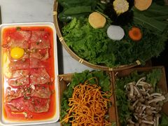 -尚尚仙·酸汤猪手·猪肚鸡火锅(华联万柳购物中心店)