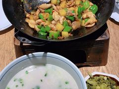 -聚鑫朋酸菜肥肠(文艺路口店)