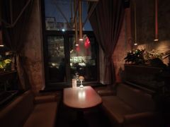 -FOUR PLAY BAR