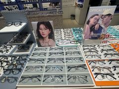-美式眼镜·授权蔡司.依视路.尼康.豪雅.明月(南翔印象城店)