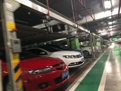 -苏宁广场-停车场