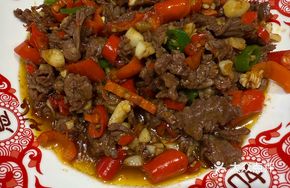 Stir-fried Beef Tenderloin with Yellow Beef