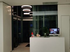 -卡罗酒店(东门晒布地铁站店)