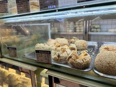 -白玉兰食品甜凤店(合生汇店)