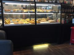 面包甜点陈列柜-街角 T·COFFEE 融合料理·BISTRO(车公庙店)