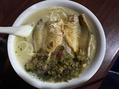 雪菜脱骨黄鱼面-洪大妈·黄鱼面(金山嘴渔村店)