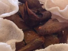脆皮乳鸽-江南村酒家