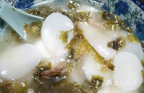 Snow Cabbage and Rice Cake Soup