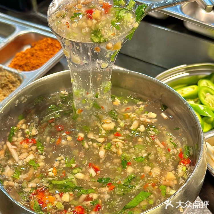 来建设路只办一件事。。。