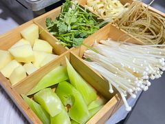 -金陵大勇烧烤·小龙虾·海鲜大咖(竹山路店)