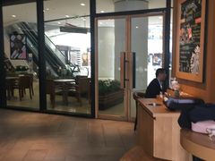 -星巴克臻选(莘庄仲盛店)
