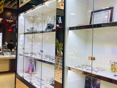 -MiRi眼镜连锁·蔡司·尼康控优点合作店(莘庄店)